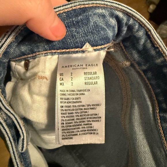 American Eagle Outfitters Women's Blue Distressed Jeans size 2 regular - Picture 8 of 8